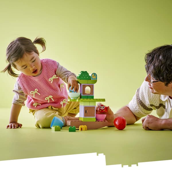 איך לשחק עם ילדות וילדים: מדריך לפי גיל למשחק משותף עם ילדכם