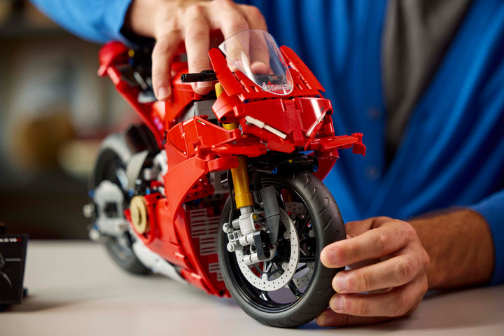 לגו Technic - אופנוע Ducati Panigale V4 S (42202)-11