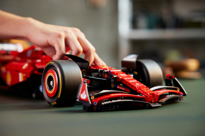 לגו Technic - מכונית Ferrari SF-24 F1 (42207)-10