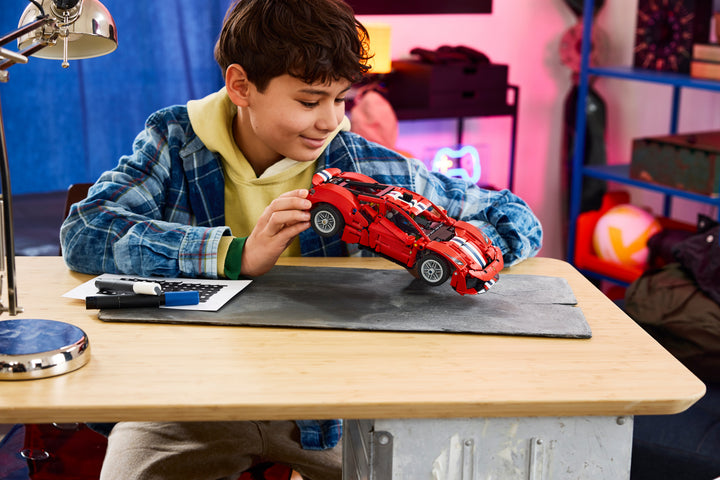 לגו Technic - מכונית Ferrari 488 Pista (42235)-9
