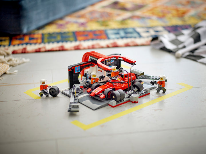 לגו City - תחנת עצירה וצוות תיקונים של F1® עם מכונית Ferrari (60443)-8