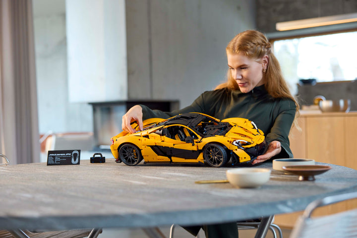 לגו Technic - McLaren P1™‎‏‎‎‏ (42172)-4