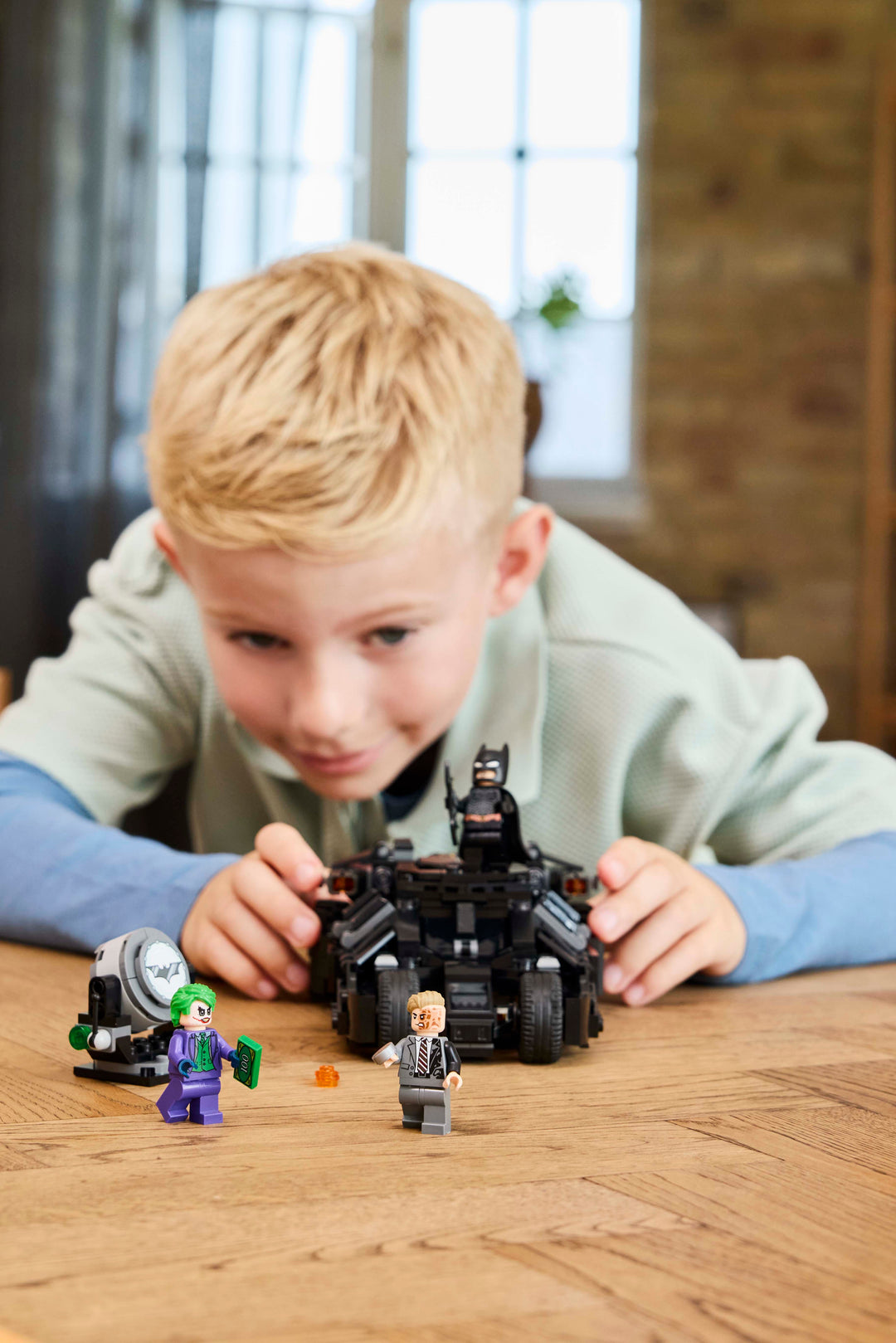 לגו DC Batman™ - Batman Tumbler™ נגד דו-פרצוף והג'וקר (76303)-7