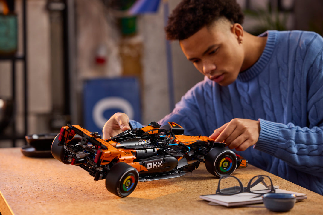 לגו Technic - מכונית ®McLaren MCL39 F1 (42228)-7