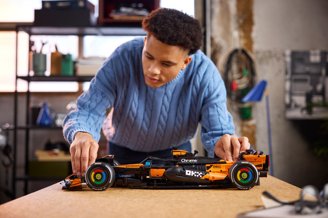 לגו Technic - מכונית ®McLaren MCL39 F1 (42228)-9