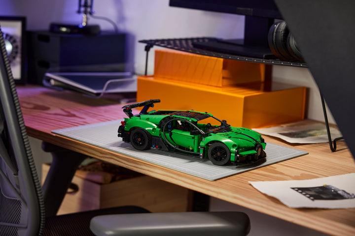 לגו Technic - היפר מכונית ירוקה Bugatti Chiron Pur Sport (42241)-12