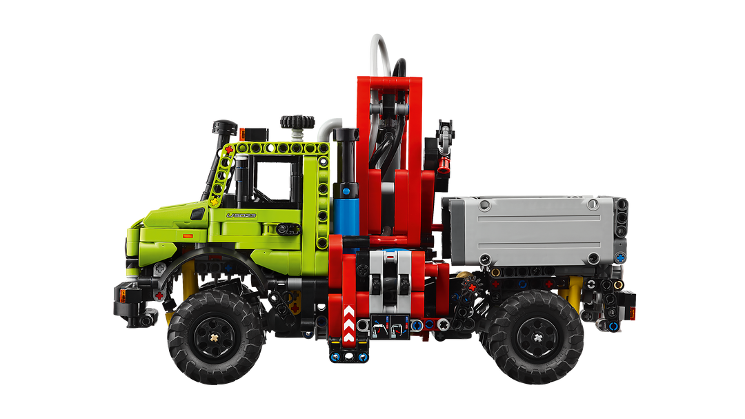 לגו Technic - Mercedes-Benz Unimog U 5023 עם עגורן (42242)-3