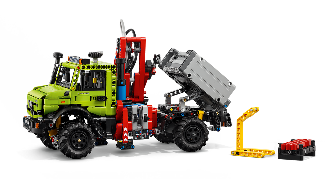 לגו Technic - Mercedes-Benz Unimog U 5023 עם עגורן (42242)-4