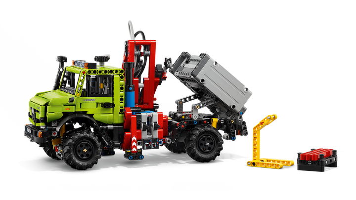 לגו Technic - Mercedes-Benz Unimog U 5023 עם עגורן (42242)-5