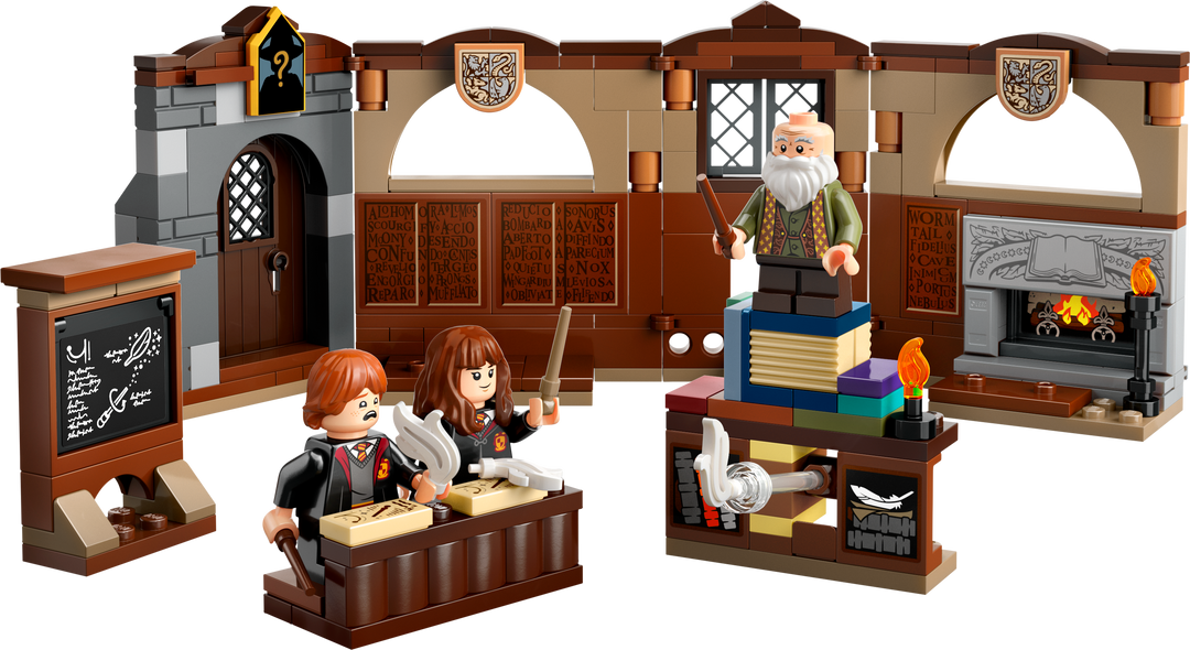 לגו Harry Potter™ - טירת הוגוורטס‎: שיעור בלחשים (76442)-1