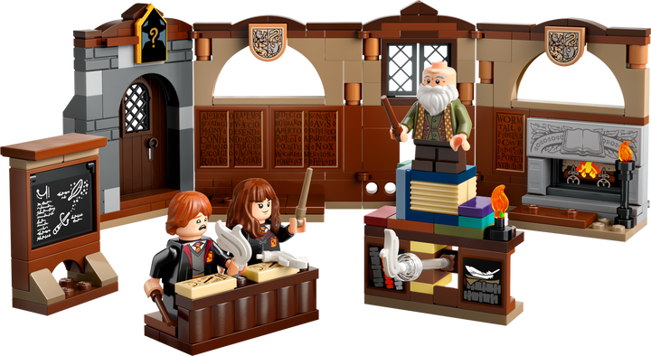לגו Harry Potter™ - טירת הוגוורטס‎: שיעור בלחשים (76442)-1