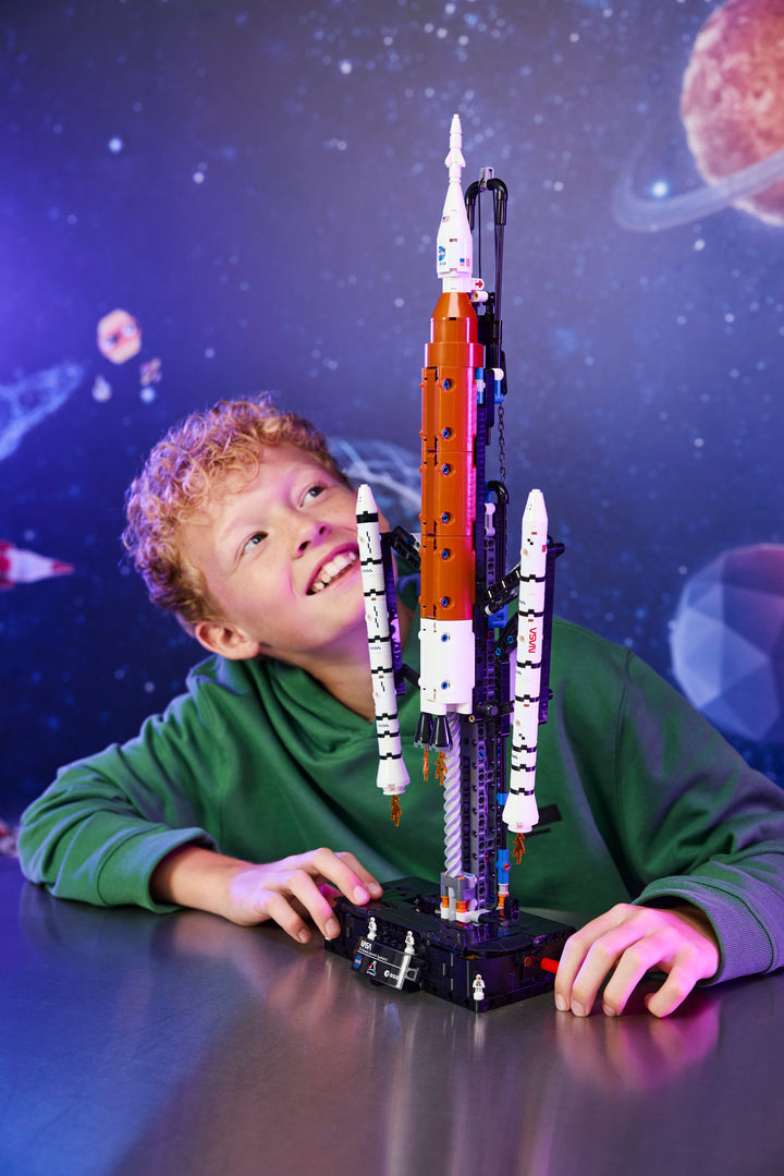 לגו Technic - מערכת השיגור לחלל SLS של NASA Artemis (42221)-10