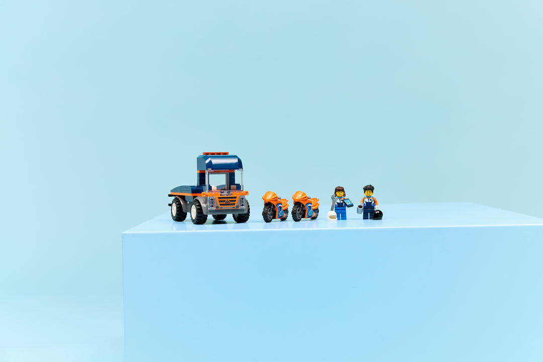 לגו City - משאית להובלת אופנועים (60491)-10