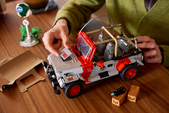לגו Jurassic World - Jurassic Park Jeep® Wrangler (77984)-11