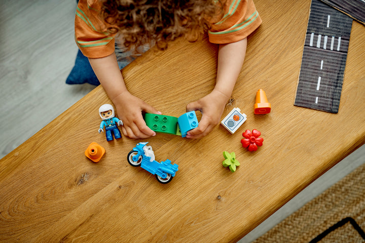 לגו DUPLO® - אופנוע משטרתי כחול (10471)-7