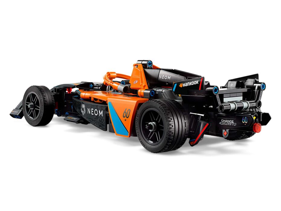 לגו Technic מכונית מרוץ NEOM McLaren Formula E (42169)