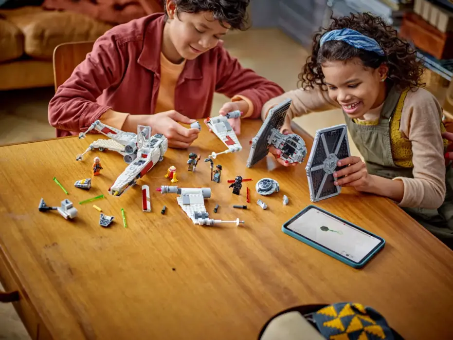 לגו Star Wars חלליות TIE Fighter ו- X-Wing מאש-אפ (75393)