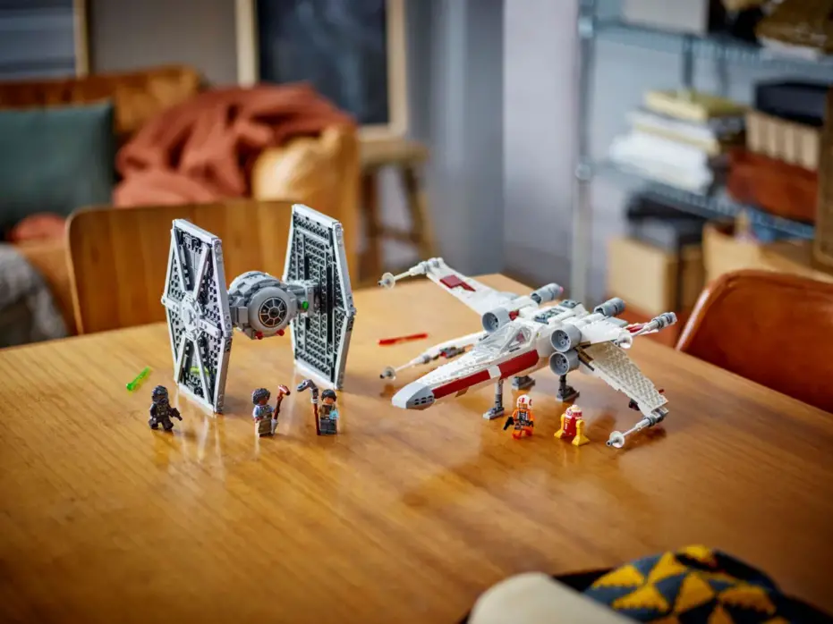 לגו Star Wars חלליות TIE Fighter ו- X-Wing מאש-אפ (75393)