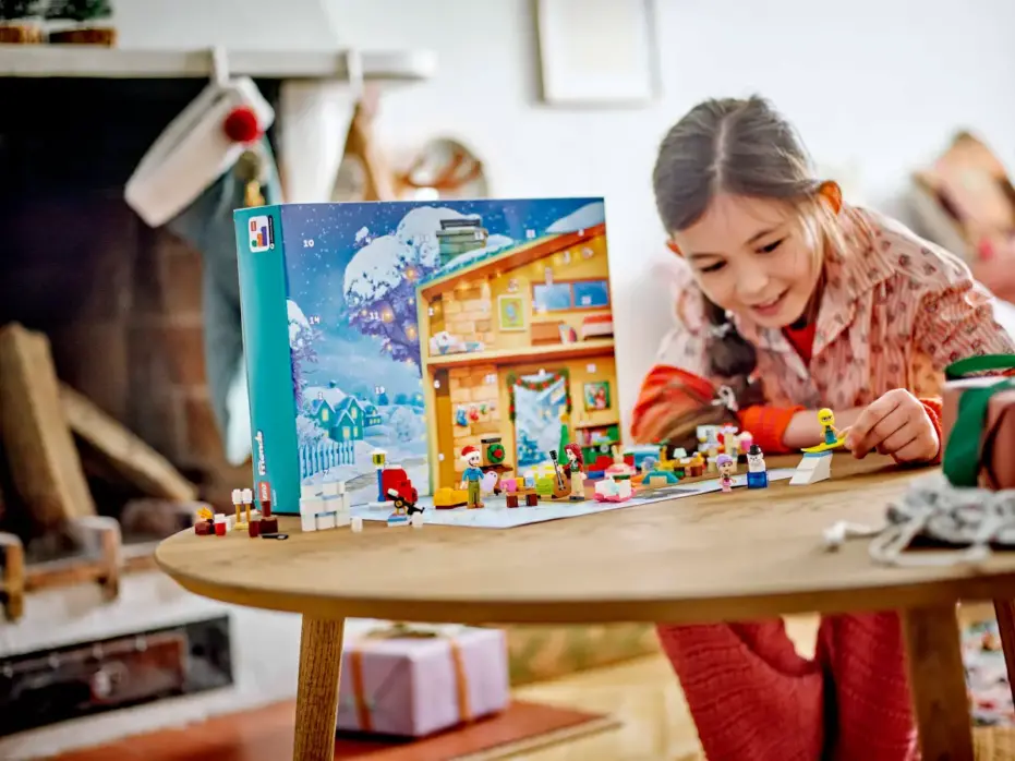 לגו City קלנדר 24 הפתעות - LEGO® Friends שנת 2024 (42637)