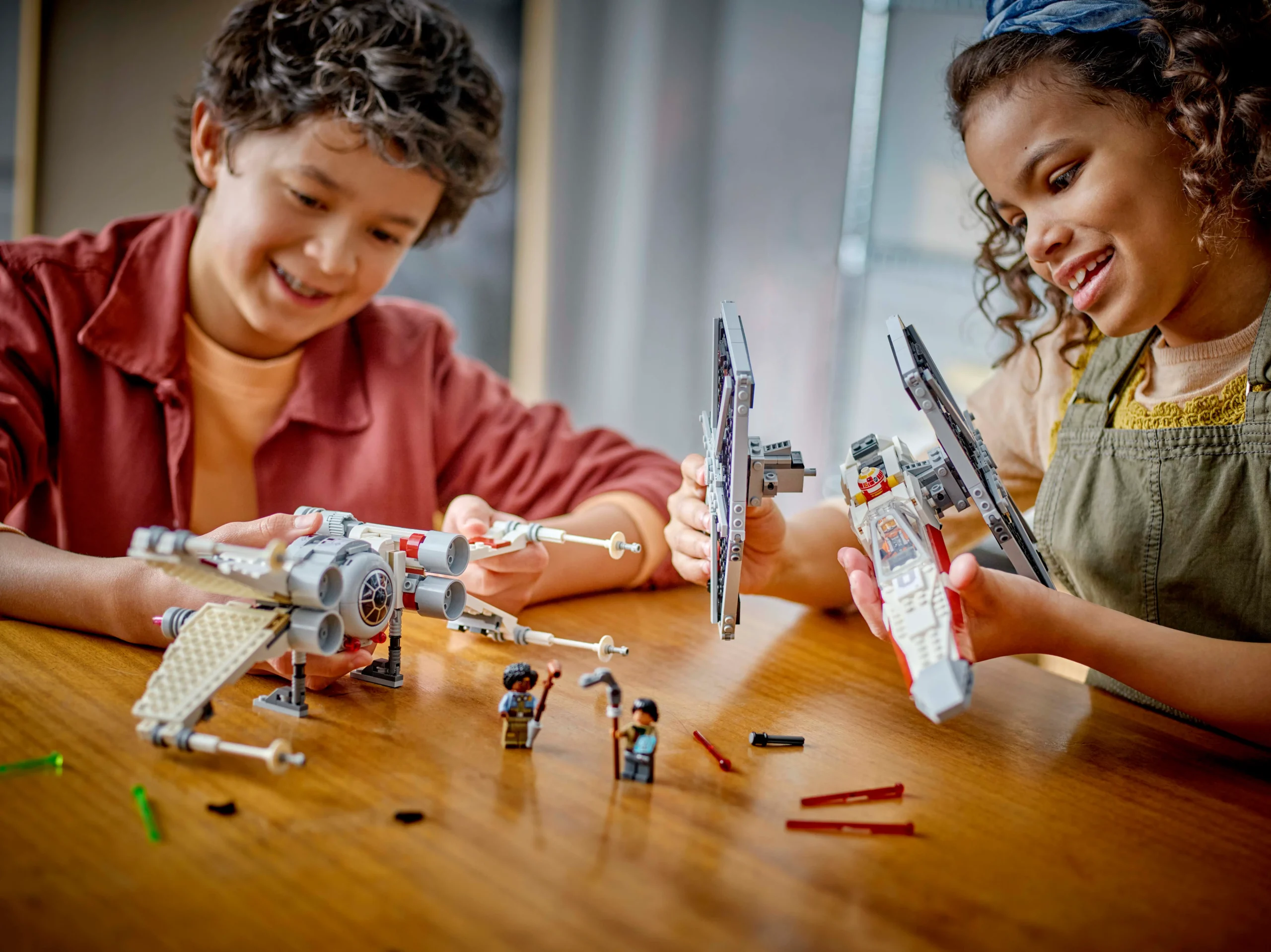 לגו Star Wars חלליות TIE Fighter ו- X-Wing מאש-אפ (75393)