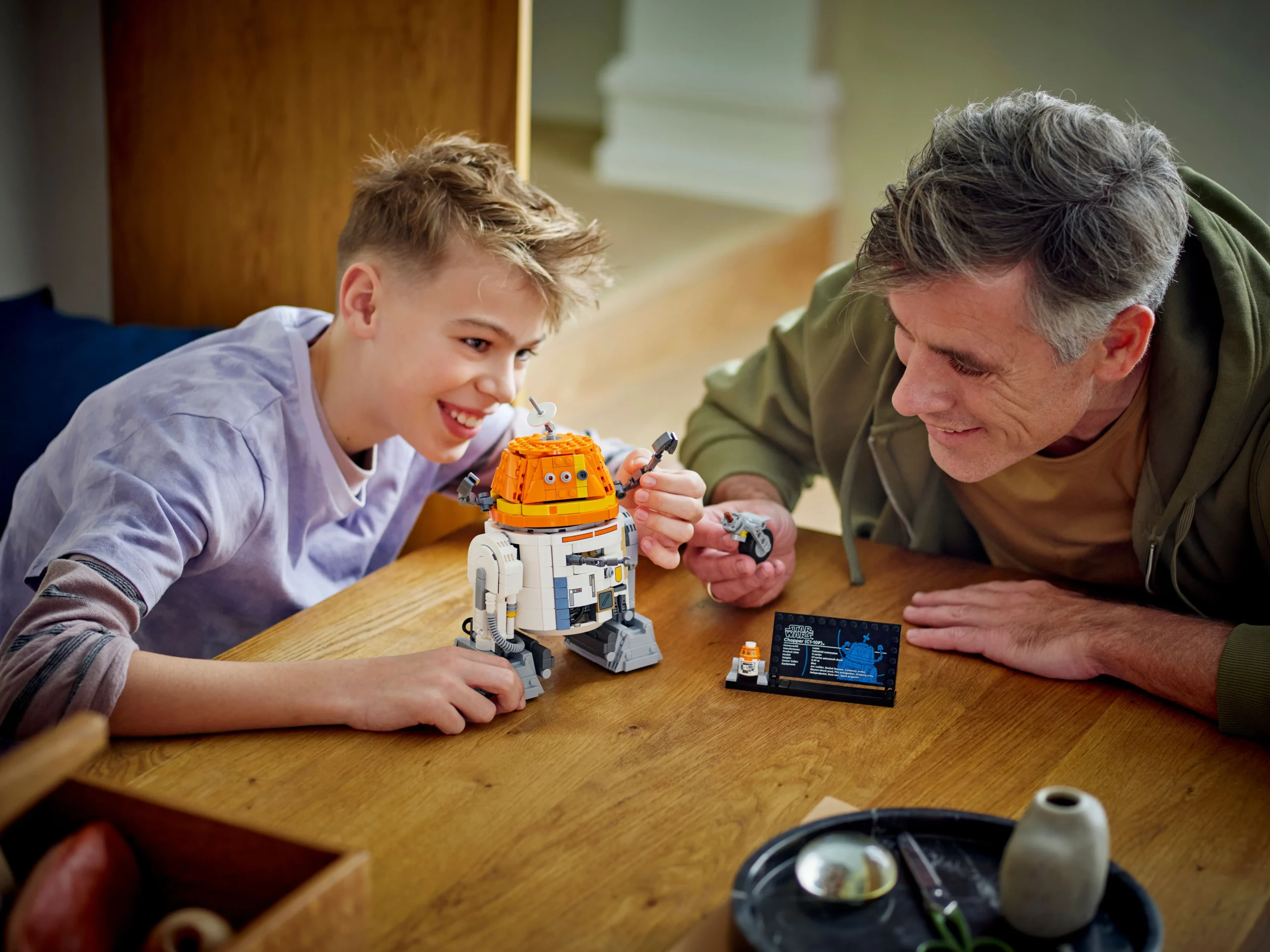 לגו ™Star Wars – רובוט Chopper (C1-10P) לשירות ותיקונים (75416)