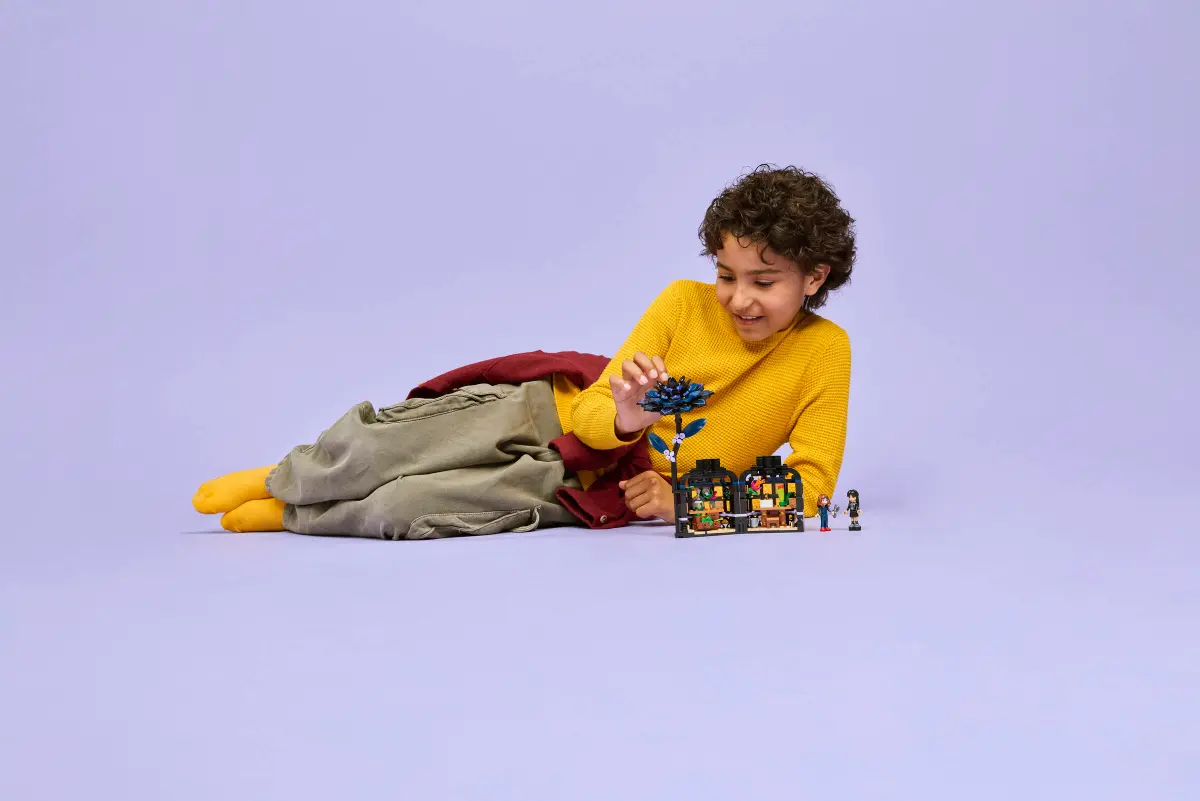 לגו Wednesday – פרח דליה שחור (76784)